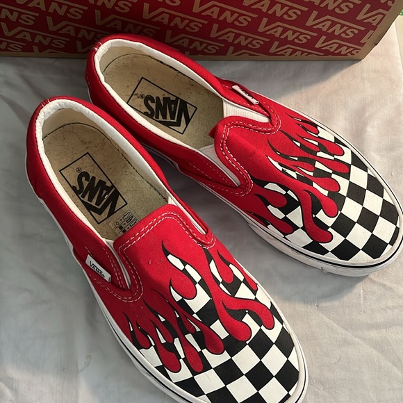 Checkered flame 🔥 slip on - Picture 7 of 12